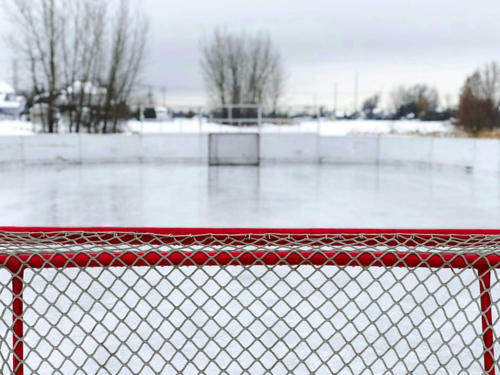 Cages de hockey - Photo de Chris Liverani via unsplash