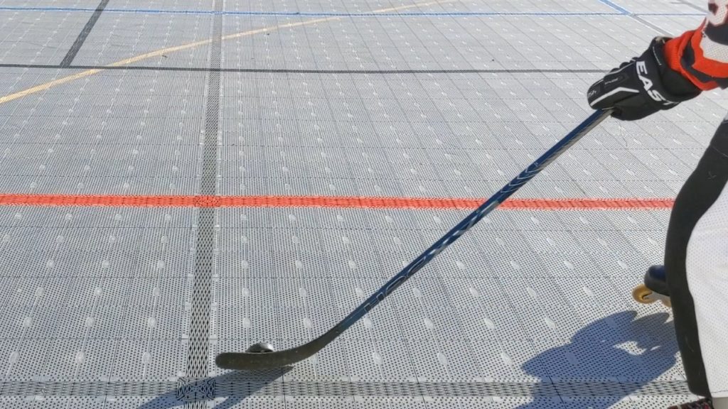 Contrôle rondelle sur la tranche - Palette colée à la rondelle - Coup droit - Technique-Hockey