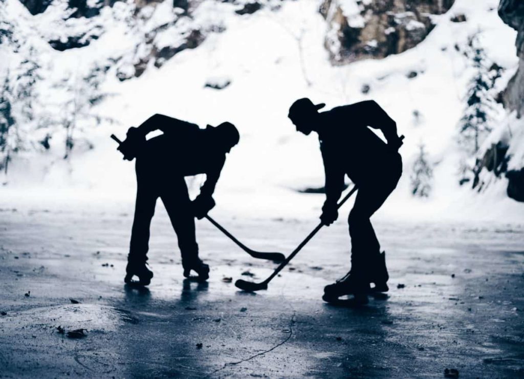Deux joueurs de hockey - Photographe inconnu, via Pixnio