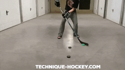 Exercice maniement 8 verticaux revers - Technique-Hockey