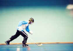 Joueur de roller-hockey à l'échauffement - Technique-Hockey