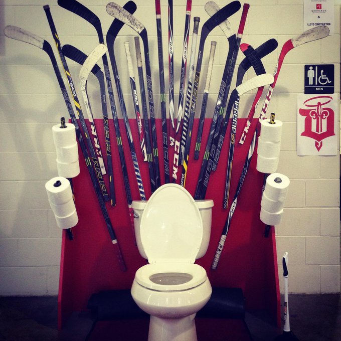 La toilette Game of Thrones des Dubuque Fighting Saints - Photographe inconnu
