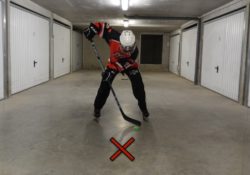 Recevoir une passe dans les patins - Statique - A ne pas faire - Technique Hockey