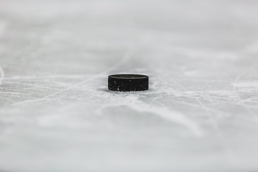 Rondelle de hockey - Photo de Matthew Henry via Burst