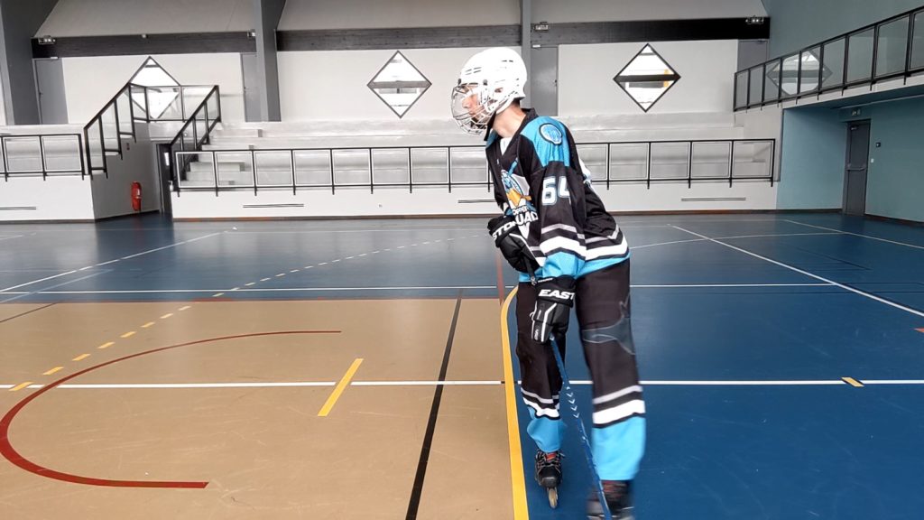 Virage, épaules et tranfert de poids - Le patin extérieure au virage est soulevé - Technique-Hockey