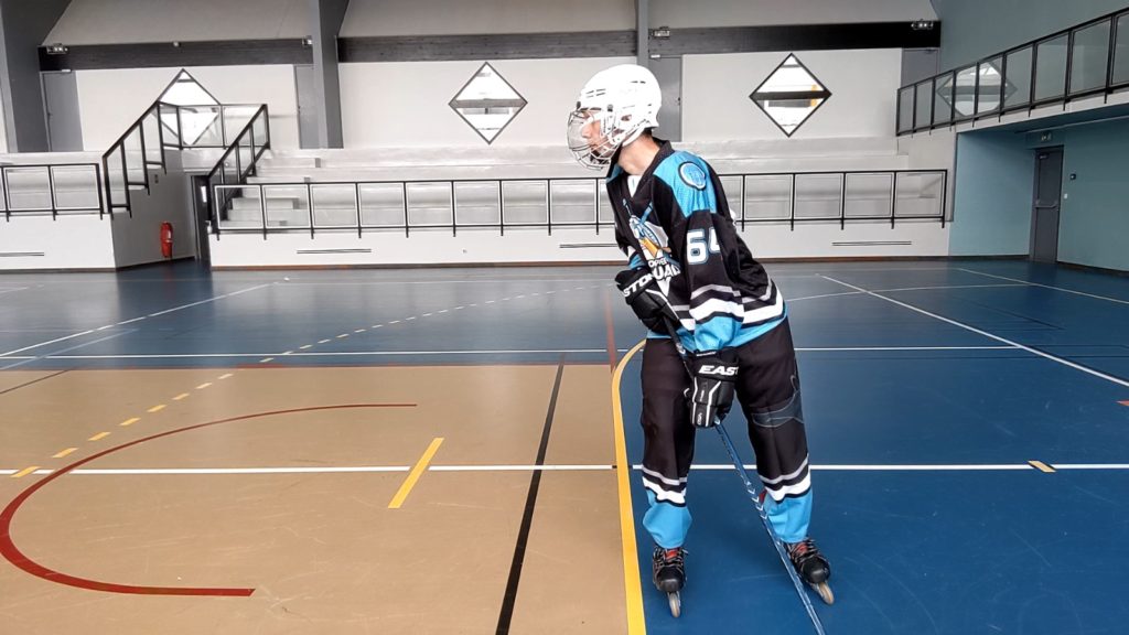 Virage, épaules et tranfert de poids - Transfert de poids sur la jambe intérieure au virage - Technique-Hockey